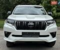 Тойота Ленд Крузер Прадо 2021 в Сумах на Automoto.ua Белый Тойота Ленд Крузер Прадо, объемом двигателя 3.96 л и пробегом 45 тыс. км за 53499 $, фото 1 на Automoto.ua