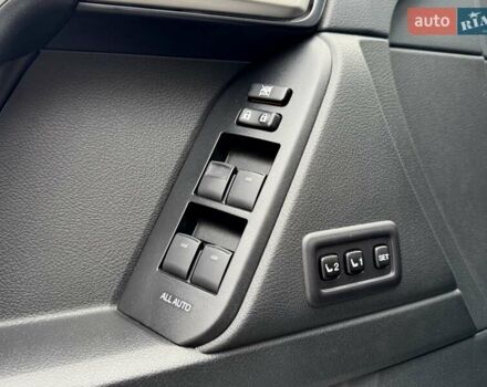 Белый Тойота Ленд Крузер Прадо, объемом двигателя 3.96 л и пробегом 43 тыс. км за 56500 $, фото 27 на Automoto.ua