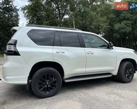 Тойота Ленд Крузер Прадо 2021 в Сумах на Automoto.ua Белый Тойота Ленд Крузер Прадо, объемом двигателя 3.96 л и пробегом 45 тыс. км за 53499 $, фото 9 на Automoto.ua