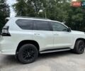 Тойота Ленд Крузер Прадо 2021 в Сумах на Automoto.ua Белый Тойота Ленд Крузер Прадо, объемом двигателя 3.96 л и пробегом 45 тыс. км за 53499 $, фото 9 на Automoto.ua