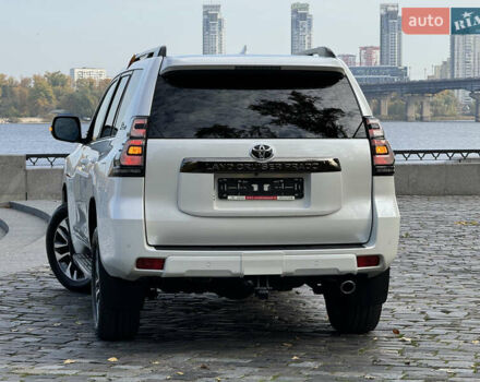 Белый Тойота Ленд Крузер Прадо, объемом двигателя 4 л и пробегом 22 тыс. км за 54999 $, фото 159 на Automoto.ua