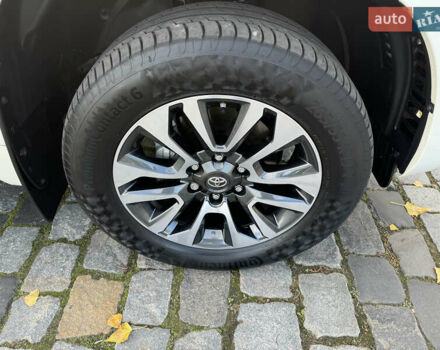 Белый Тойота Ленд Крузер Прадо, объемом двигателя 4 л и пробегом 22 тыс. км за 54999 $, фото 44 на Automoto.ua