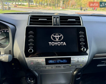 Белый Тойота Ленд Крузер Прадо, объемом двигателя 4 л и пробегом 22 тыс. км за 54999 $, фото 103 на Automoto.ua