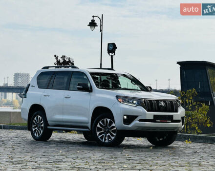 Белый Тойота Ленд Крузер Прадо, объемом двигателя 4 л и пробегом 22 тыс. км за 54999 $, фото 22 на Automoto.ua
