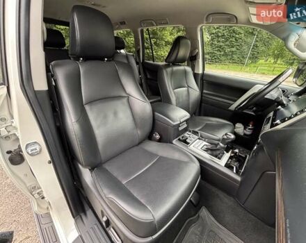 Тойота Ленд Крузер Прадо 2021 в Сумах на Automoto.ua Белый Тойота Ленд Крузер Прадо, объемом двигателя 3.96 л и пробегом 45 тыс. км за 53499 $, фото 49 на Automoto.ua