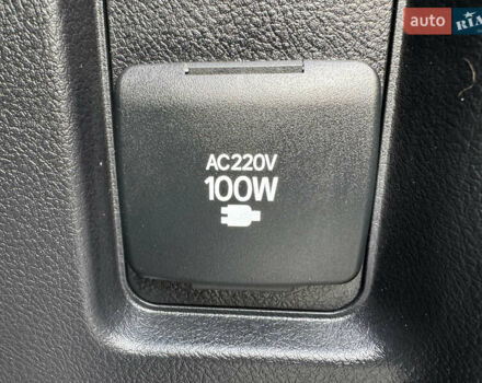 Белый Тойота Ленд Крузер Прадо, объемом двигателя 4 л и пробегом 22 тыс. км за 54999 $, фото 141 на Automoto.ua