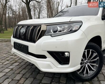 Білий Тойота Ленд Крузер Прадо, об'ємом двигуна 3.96 л та пробігом 39 тис. км за 56999 $, фото 3 на Automoto.ua