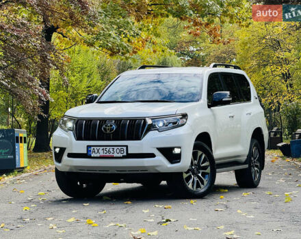 Белый Тойота Ленд Крузер Прадо, объемом двигателя 4 л и пробегом 22 тыс. км за 54999 $, фото 111 на Automoto.ua