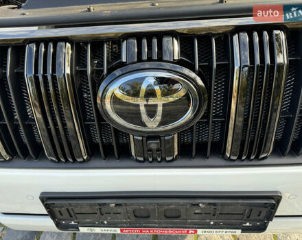 Белый Тойота Ленд Крузер Прадо, объемом двигателя 4 л и пробегом 22 тыс. км за 54999 $, фото 77 на Automoto.ua