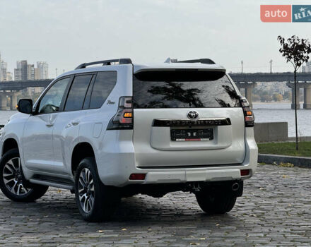 Белый Тойота Ленд Крузер Прадо, объемом двигателя 4 л и пробегом 22 тыс. км за 54999 $, фото 163 на Automoto.ua