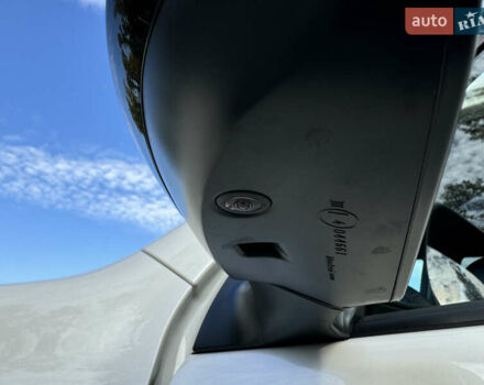 Белый Тойота Ленд Крузер Прадо, объемом двигателя 4 л и пробегом 22 тыс. км за 54999 $, фото 154 на Automoto.ua