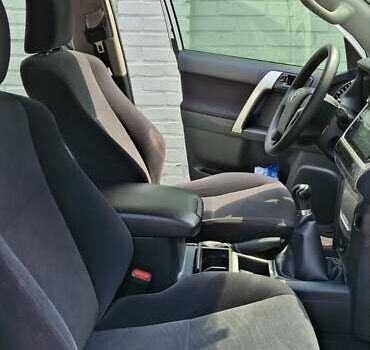 Белый Тойота Ленд Крузер Прадо, объемом двигателя 2.69 л и пробегом 73 тыс. км за 35000 $, фото 9 на Automoto.ua