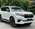 Тойота Ленд Крузер Прадо 2021 в Сумах на Automoto.ua Белый Тойота Ленд Крузер Прадо, объемом двигателя 3.96 л и пробегом 45 тыс. км за 53499 $, фото 1 на Automoto.ua