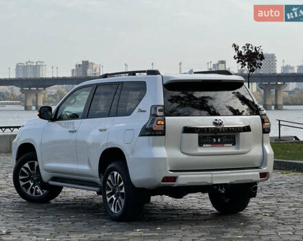 Белый Тойота Ленд Крузер Прадо, объемом двигателя 4 л и пробегом 22 тыс. км за 54999 $, фото 164 на Automoto.ua