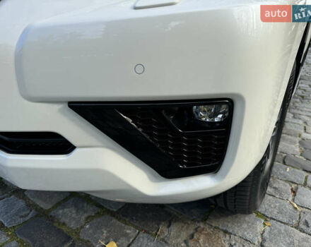 Белый Тойота Ленд Крузер Прадо, объемом двигателя 4 л и пробегом 22 тыс. км за 54999 $, фото 150 на Automoto.ua