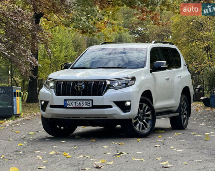 Белый Тойота Ленд Крузер Прадо, объемом двигателя 4 л и пробегом 22 тыс. км за 54999 $, фото 114 на Automoto.ua