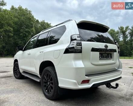 Тойота Ленд Крузер Прадо 2021 в Сумах на Automoto.ua Белый Тойота Ленд Крузер Прадо, объемом двигателя 3.96 л и пробегом 45 тыс. км за 53499 $, фото 6 на Automoto.ua