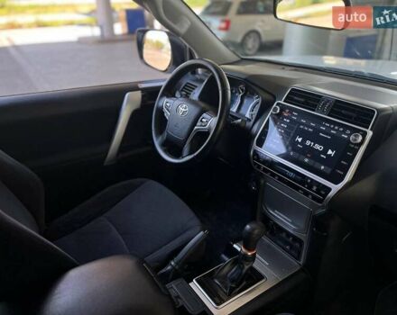 Білий Тойота Ленд Крузер Прадо, об'ємом двигуна 2.76 л та пробігом 145 тис. км за 36999 $, фото 13 на Automoto.ua