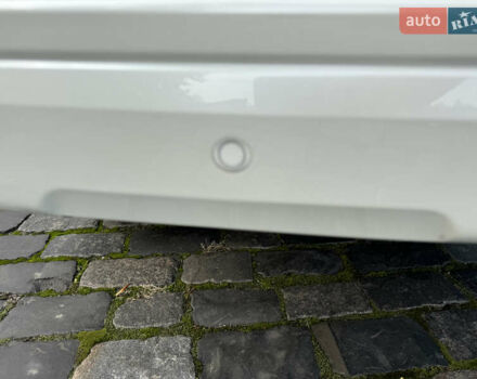 Белый Тойота Ленд Крузер Прадо, объемом двигателя 4 л и пробегом 22 тыс. км за 54999 $, фото 41 на Automoto.ua