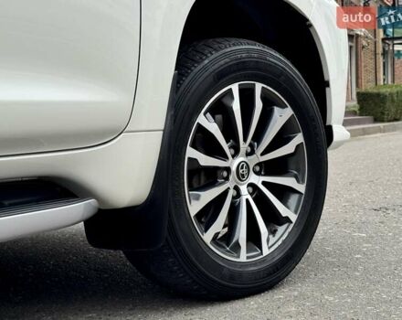 Белый Тойота Ленд Крузер Прадо, объемом двигателя 3.96 л и пробегом 43 тыс. км за 56500 $, фото 16 на Automoto.ua