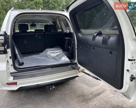 Тойота Ленд Крузер Прадо 2021 в Сумах на Automoto.ua Белый Тойота Ленд Крузер Прадо, объемом двигателя 3.96 л и пробегом 45 тыс. км за 53499 $, фото 45 на Automoto.ua