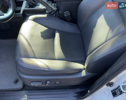 Белый Тойота Ленд Крузер Прадо, объемом двигателя 3.96 л и пробегом 80 тыс. км за 47500 $, фото 9 на Automoto.ua