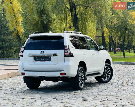 Белый Тойота Ленд Крузер Прадо, объемом двигателя 4 л и пробегом 22 тыс. км за 54999 $, фото 17 на Automoto.ua