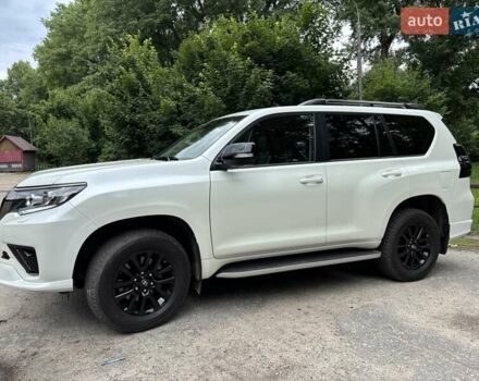 Тойота Ленд Крузер Прадо 2021 в Сумах на Automoto.ua Белый Тойота Ленд Крузер Прадо, объемом двигателя 3.96 л и пробегом 45 тыс. км за 53499 $, фото 4 на Automoto.ua