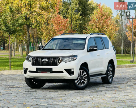Белый Тойота Ленд Крузер Прадо, объемом двигателя 4 л и пробегом 22 тыс. км за 54999 $, фото 16 на Automoto.ua
