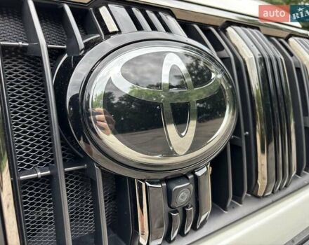 Тойота Ленд Крузер Прадо 2021 в Сумах на Automoto.ua Белый Тойота Ленд Крузер Прадо, объемом двигателя 3.96 л и пробегом 45 тыс. км за 53499 $, фото 16 на Automoto.ua