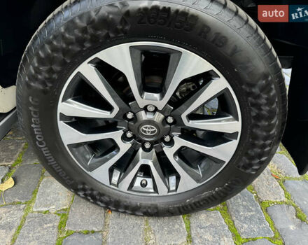 Белый Тойота Ленд Крузер Прадо, объемом двигателя 4 л и пробегом 22 тыс. км за 54999 $, фото 28 на Automoto.ua