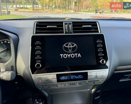 Белый Тойота Ленд Крузер Прадо, объемом двигателя 4 л и пробегом 22 тыс. км за 54999 $, фото 102 на Automoto.ua