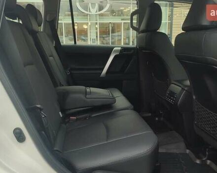 Белый Тойота Ленд Крузер Прадо, объемом двигателя 2.76 л и пробегом 94 тыс. км за 43250 $, фото 6 на Automoto.ua