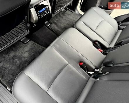 Белый Тойота Ленд Крузер Прадо, объемом двигателя 3.96 л и пробегом 43 тыс. км за 56500 $, фото 31 на Automoto.ua