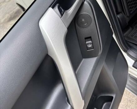 Тойота Ленд Крузер Прадо 2021 в Сумах на Automoto.ua Белый Тойота Ленд Крузер Прадо, объемом двигателя 3.96 л и пробегом 45 тыс. км за 53499 $, фото 37 на Automoto.ua