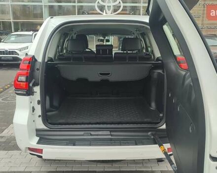 Белый Тойота Ленд Крузер Прадо, объемом двигателя 2.76 л и пробегом 94 тыс. км за 43250 $, фото 9 на Automoto.ua