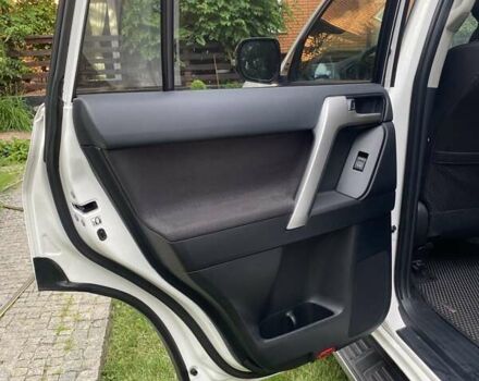 Білий Тойота Ленд Крузер Прадо, об'ємом двигуна 3.96 л та пробігом 15 тис. км за 55000 $, фото 3 на Automoto.ua