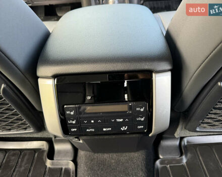Белый Тойота Ленд Крузер Прадо, объемом двигателя 4 л и пробегом 22 тыс. км за 54999 $, фото 62 на Automoto.ua