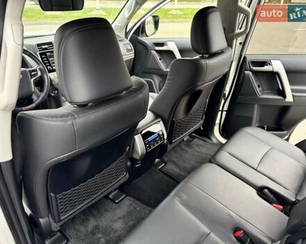 Белый Тойота Ленд Крузер Прадо, объемом двигателя 3.96 л и пробегом 43 тыс. км за 56500 $, фото 30 на Automoto.ua