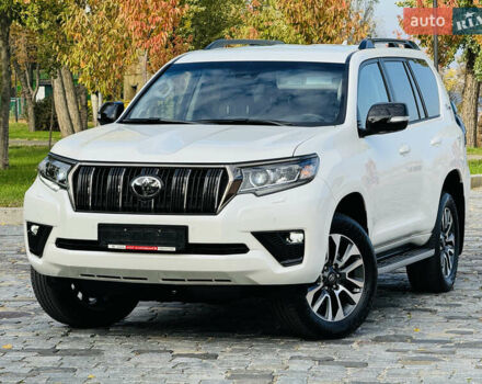 Белый Тойота Ленд Крузер Прадо, объемом двигателя 4 л и пробегом 22 тыс. км за 54999 $, фото 193 на Automoto.ua