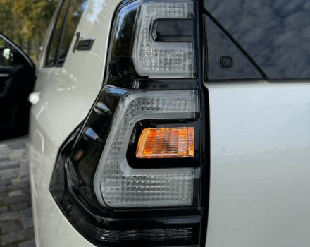 Белый Тойота Ленд Крузер Прадо, объемом двигателя 4 л и пробегом 22 тыс. км за 54999 $, фото 26 на Automoto.ua