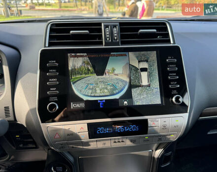 Белый Тойота Ленд Крузер Прадо, объемом двигателя 4 л и пробегом 22 тыс. км за 54999 $, фото 120 на Automoto.ua