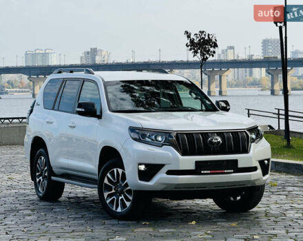 Белый Тойота Ленд Крузер Прадо, объемом двигателя 4 л и пробегом 22 тыс. км за 54999 $, фото 20 на Automoto.ua