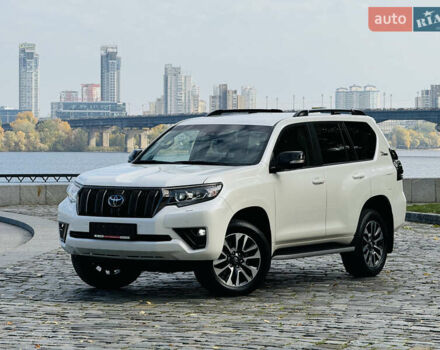 Белый Тойота Ленд Крузер Прадо, объемом двигателя 4 л и пробегом 22 тыс. км за 54999 $, фото 23 на Automoto.ua