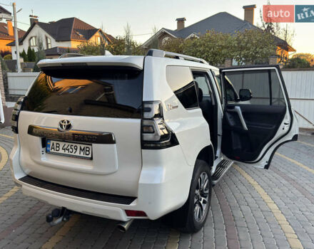 Белый Тойота Ленд Крузер Прадо, объемом двигателя 3.96 л и пробегом 80 тыс. км за 47500 $, фото 21 на Automoto.ua