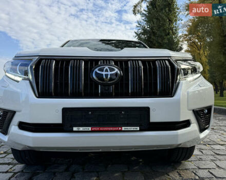 Белый Тойота Ленд Крузер Прадо, объемом двигателя 4 л и пробегом 22 тыс. км за 54999 $, фото 149 на Automoto.ua
