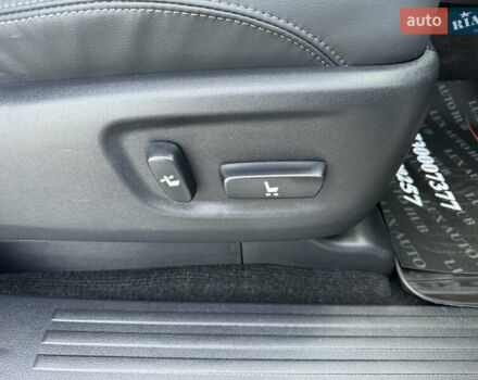 Белый Тойота Ленд Крузер Прадо, объемом двигателя 4 л и пробегом 22 тыс. км за 54999 $, фото 58 на Automoto.ua