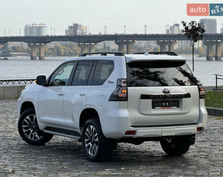 Белый Тойота Ленд Крузер Прадо, объемом двигателя 4 л и пробегом 22 тыс. км за 54999 $, фото 158 на Automoto.ua