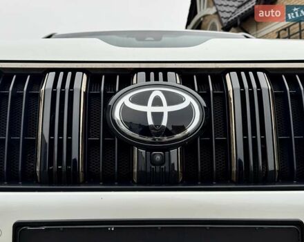 Белый Тойота Ленд Крузер Прадо, объемом двигателя 3.96 л и пробегом 43 тыс. км за 56500 $, фото 23 на Automoto.ua