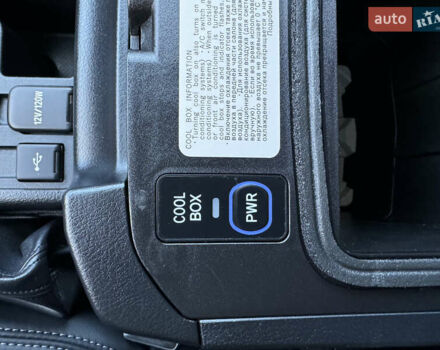 Белый Тойота Ленд Крузер Прадо, объемом двигателя 4 л и пробегом 22 тыс. км за 54999 $, фото 105 на Automoto.ua